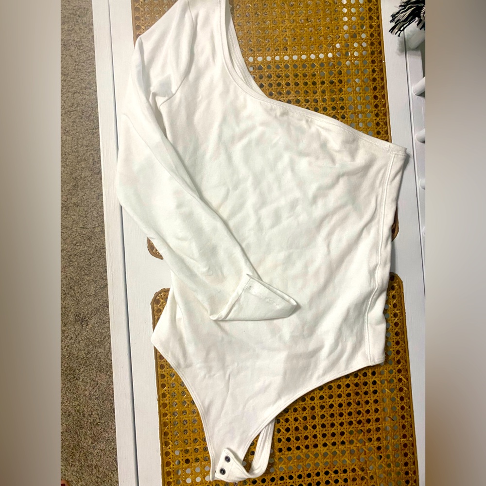 Abercrombie one sleeve body suit